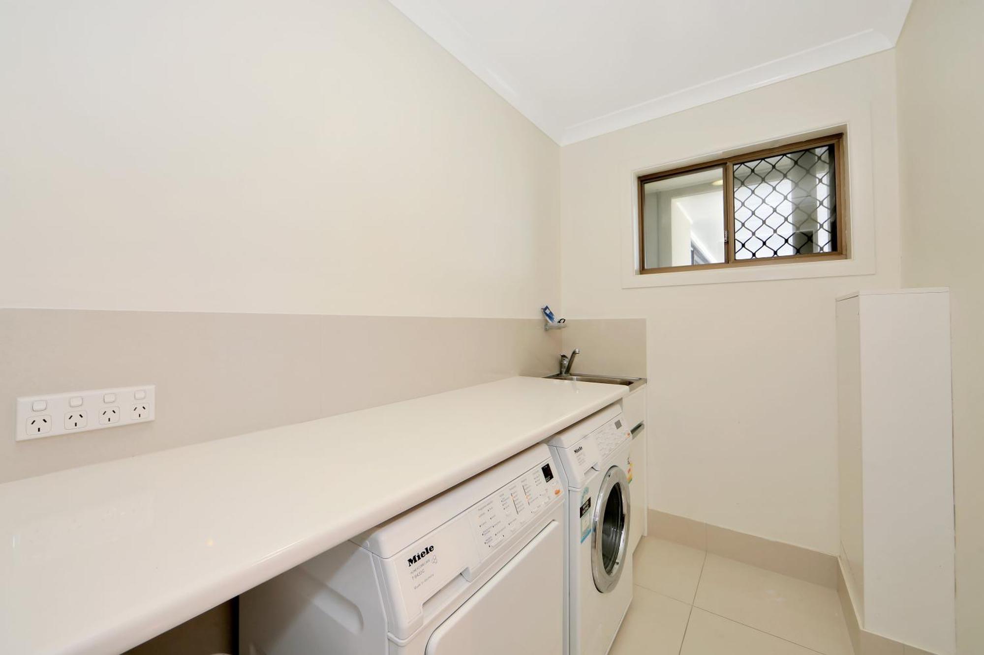 Nautilus Beachside Apartments Bargara Quarto foto